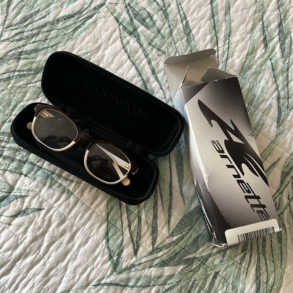 New in box ARNETTE IMPROV